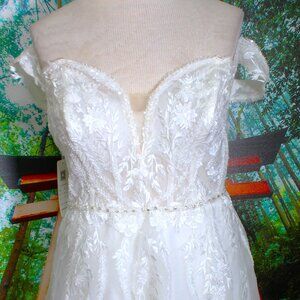 BEADED WEDDING DRESS IVORY, 22 PLUS NWT